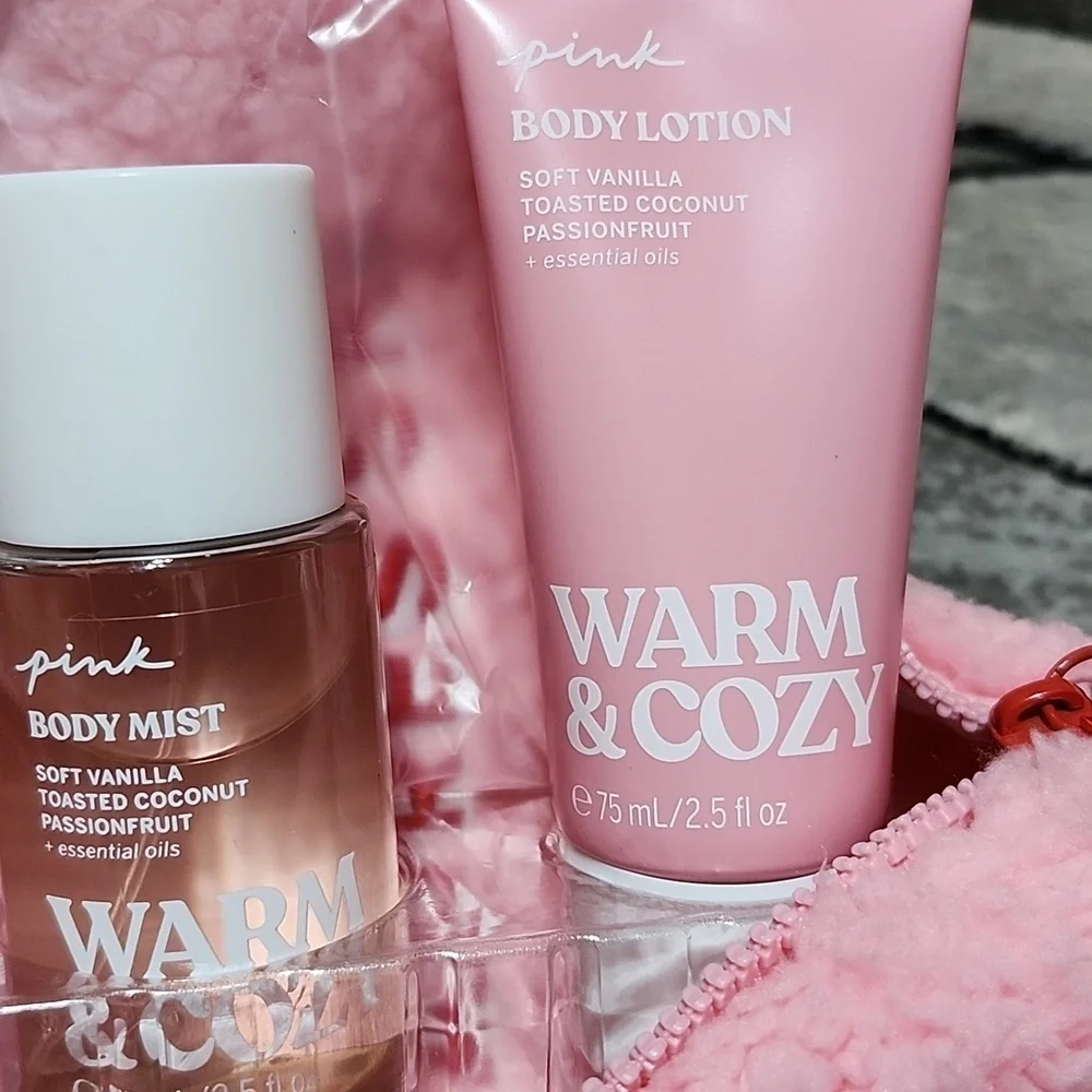 VS PINK WARM & COZY 4-PIECE PERFECT GIFT SET